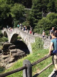 2017_07_Verzascatal_Steinbrücke Lavertezzo